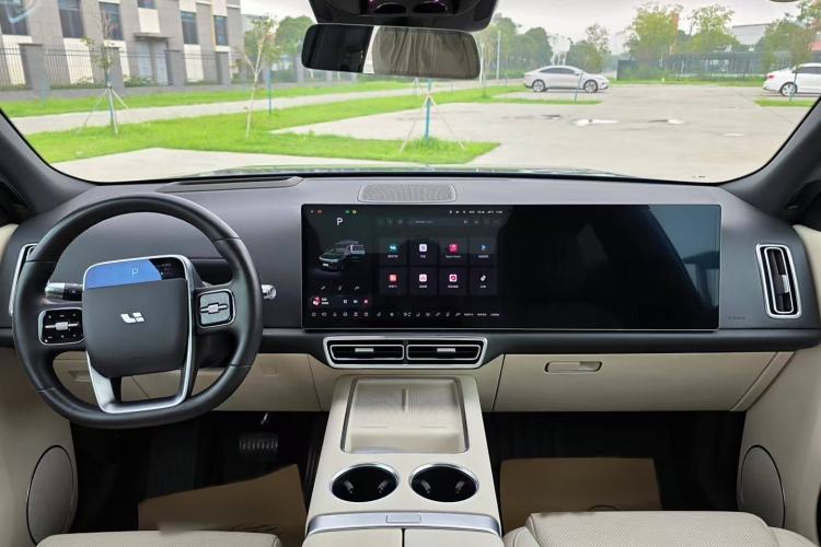 Used Li Auto L8 2023 Pro Model
