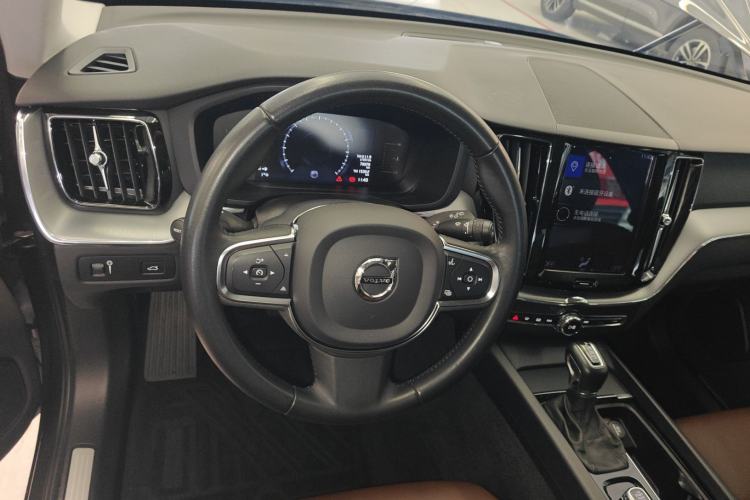 Used Volvo XC60 2020 T5 4x4 Zhiyi Luxury Edition