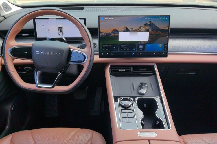 Used Chery Tiggo 8 L 2024 2.0T Two-Wheel Drive Prestige Version 5 Seats