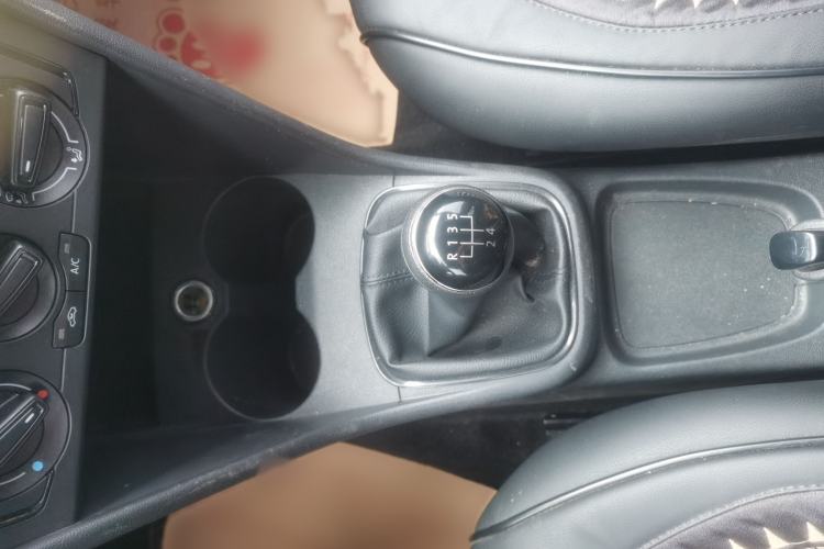 Used Volkswagen Polo 2016 1.4L Manual Fashion Model