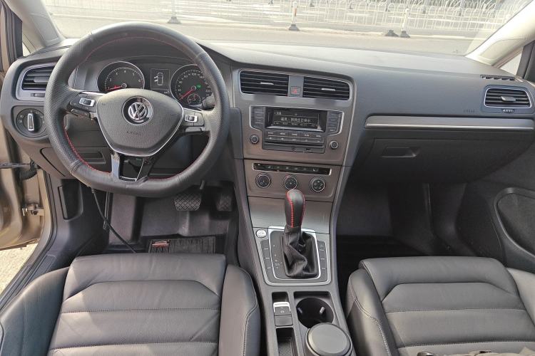 Used Volkswagen Golf 2014 1.4TSI Automatic Luxury Model
