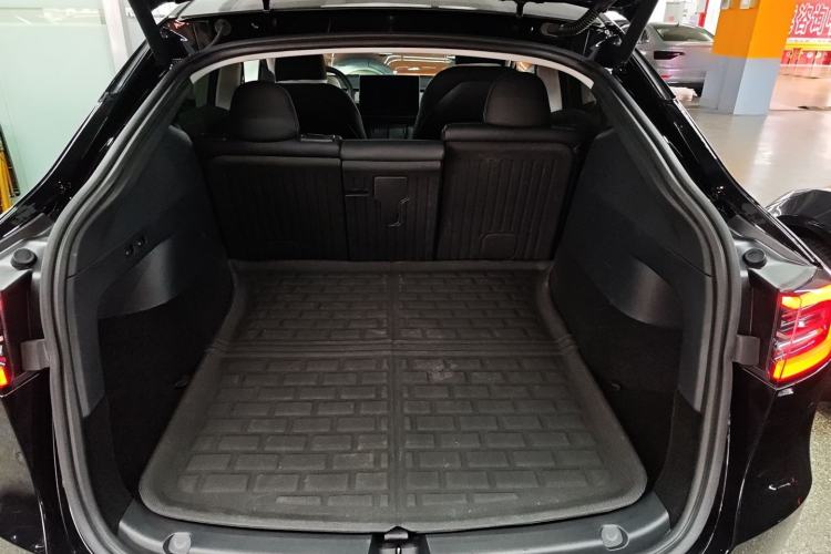 Used Tesla Model Y 2022 Rear-Wheel-Drive Version
