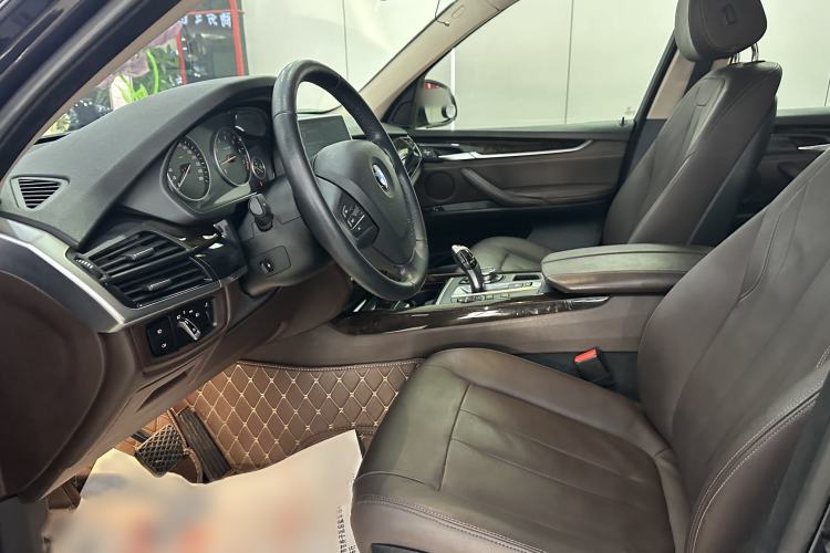 Used BMW X5 2015 xDrive28i
