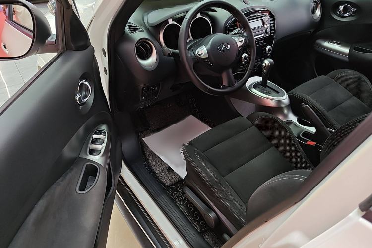 Used Infiniti ESQ 2014 1.6L Spontaneous Edition
