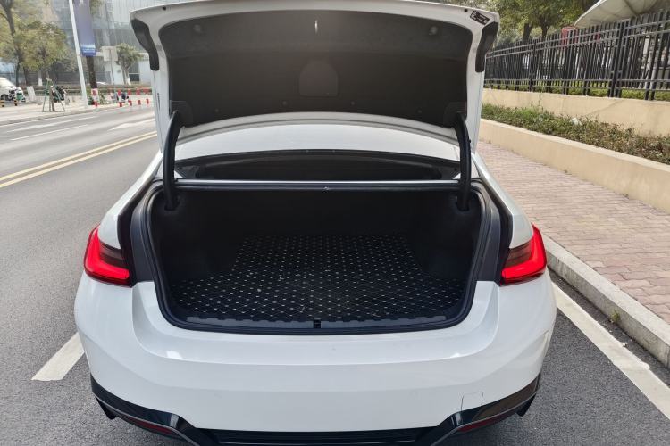 Used BMW i3 2024 eDrive 35 L
