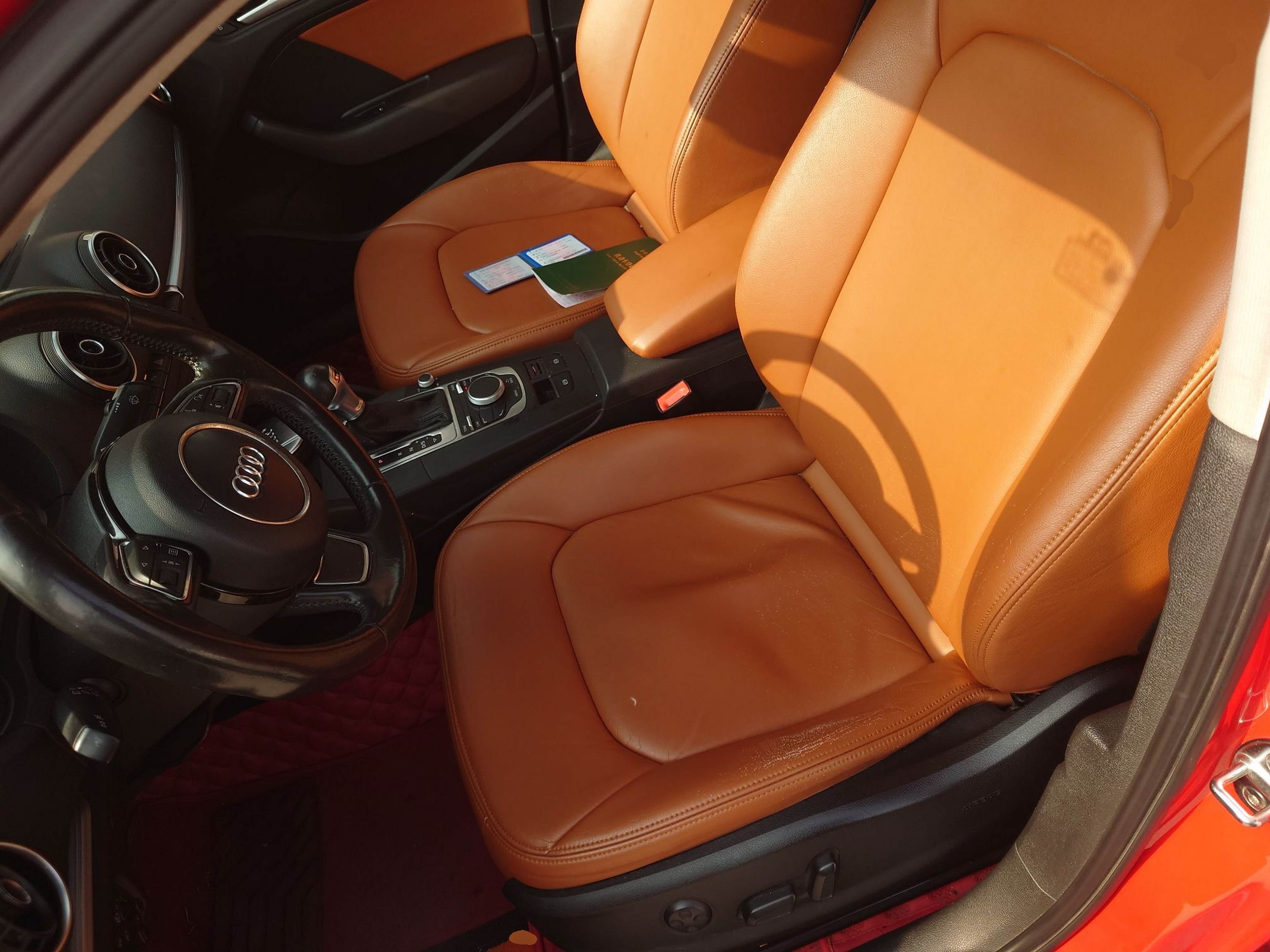 Переднее сиденье в автомобиле