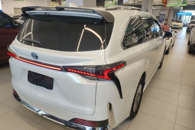 Used Toyota Sienna 2023 2.5L Hybrid Comfort Edition