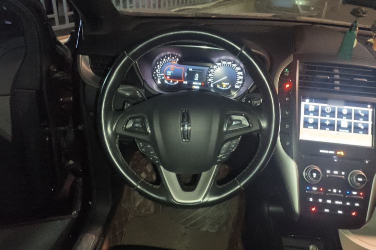 Used Lincoln MKC 2017 2.0T Two-Wheel Drive Deluxe Edition
