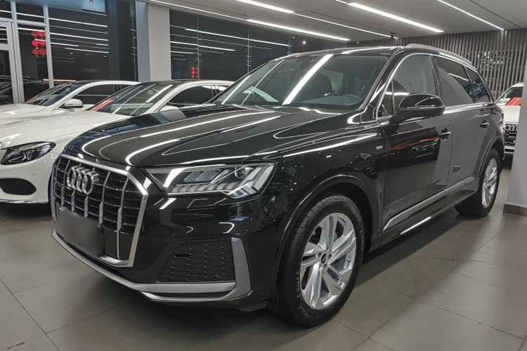 Used Audi Q7 2023 45 TFSI quattro S line Sport model
