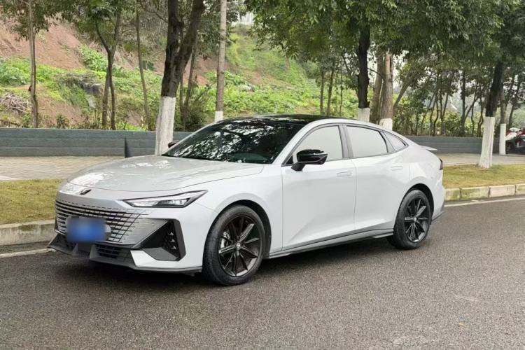 Used Changan UNI-V 2022 1.5T Prestige Version
