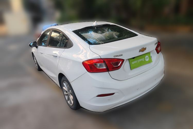 Used Chevrolet Cruze 2017 1.5L Automatic Pioneer Sunroof Edition
