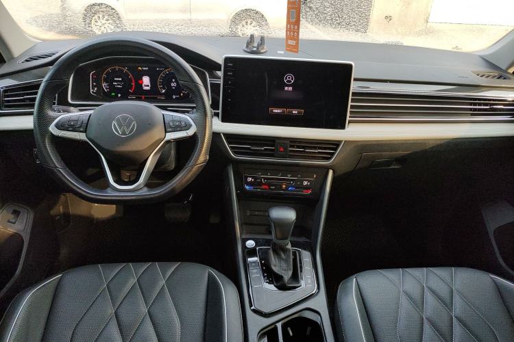 Used Volkswagen Tiguan L 2024 300TSI Automatic Two-Wheel Drive Smart Edition
