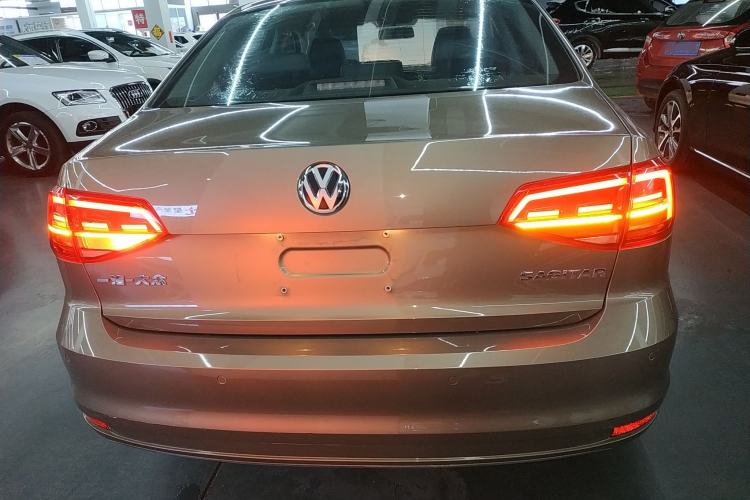 Used Volkswagen Sagitar 2015 1.6L Automatic Comfort Model
