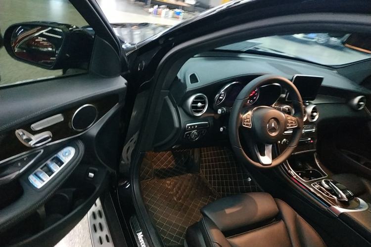 Used Mercedes-Benz GLC 2019 GLC 260 L 4MATIC Luxury Model
