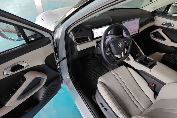 Used BYD Yuan UP 2025 Intelligent Driving Version 401 km Beyond-Range Edition