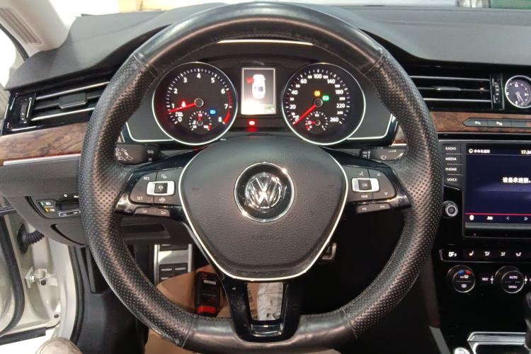 Used Volkswagen Magotan 2017 380TSI DSG Prestige Edition
