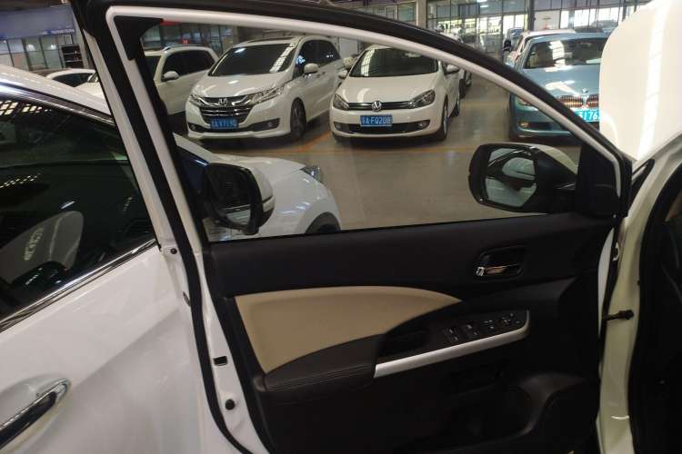 Used Honda CR-V 2015 2.4L four-wheel drive luxury version
