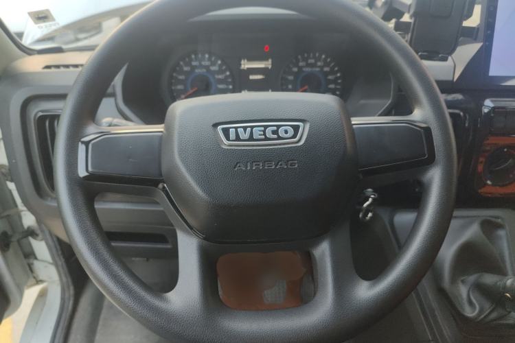 Used Iveco Daily 2023 2.5T A37M1 Long Wheelbase Mid-Height Dual-Tire Side-Sliding Doors 5–9 Seats

