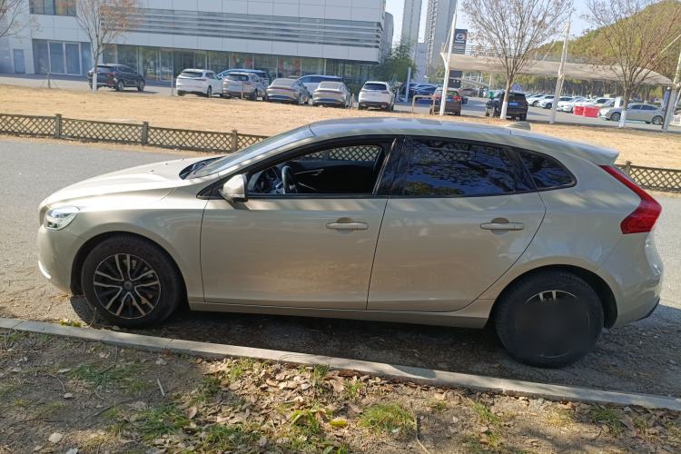 Used Volvo V40 2017 T3 Zhiyi Edition