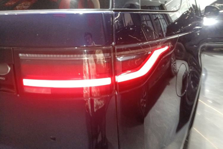 Used Land Rover Discovery 2023 Restyled 360 PS R-Dynamic SE