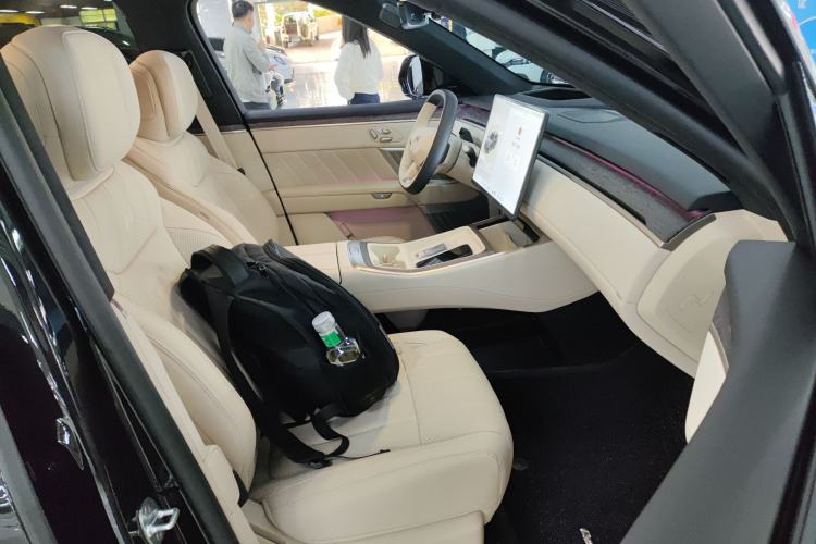 Used ONVO Luxeed L90 2025 Model—Max Six-Seater Version
