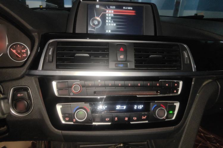 Used BMW 3 Series 2016 320Li Ambition Model
