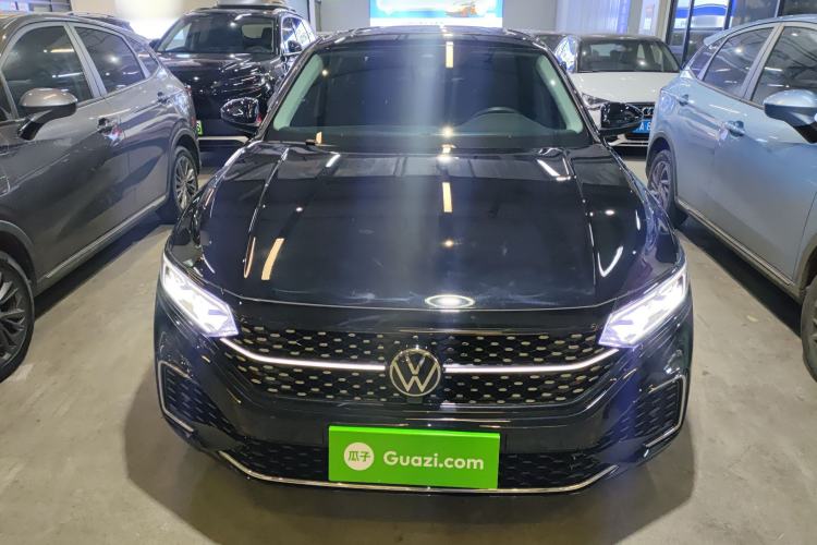 Used Volkswagen Passat 2022 330TSI Starry Luxury Edition
