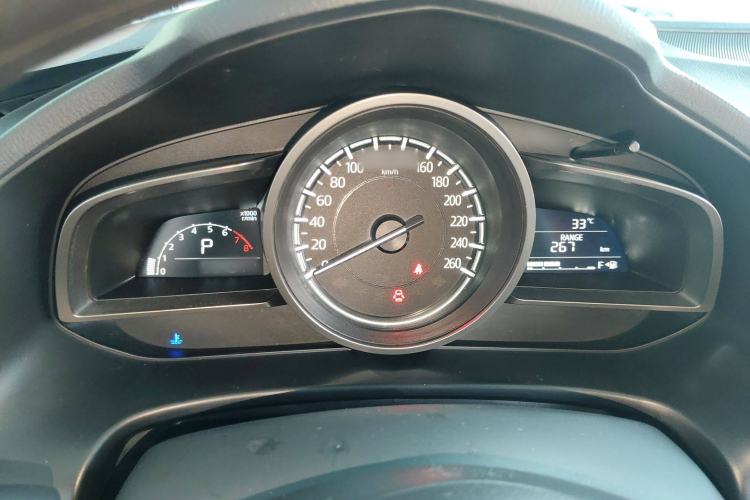 Used Mazda Mazda 3 Axela 2019 Cloud-Controlled Sedan 1.5L Automatic Luxury Model China VI Standard
