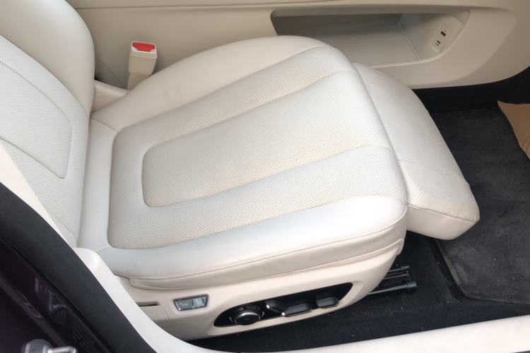 Used Hima Luxeed S7 2025 855 km Max
