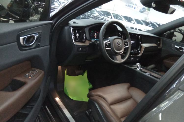 Used Volvo XC60 2022 B5 4x4 Smart Luxury Edition