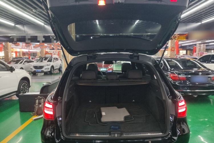 Used Mercedes-Benz GLC 2016 GLC 260 4MATIC Luxury Model
