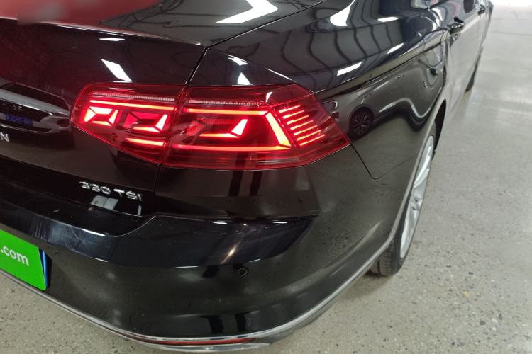 Used Volkswagen Magotan 2023 2 Million Units Commemorative Edition 330TSI DSG Luxury Version
