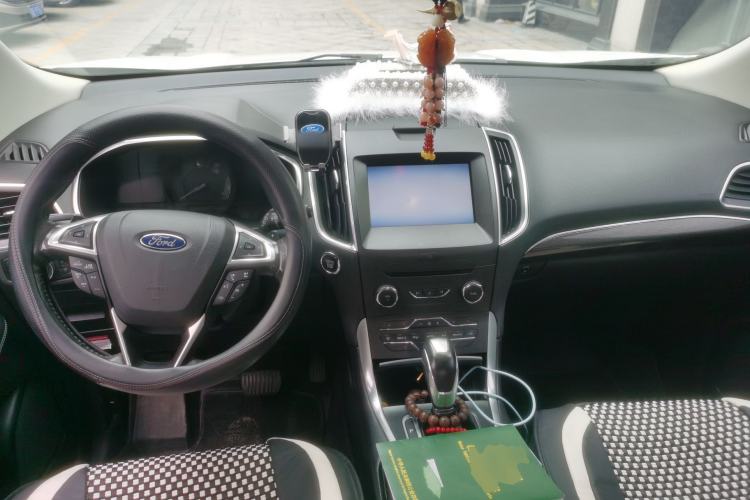 Used Ford Edge 2016 EcoBoost 245 Two-Wheel-Drive Titanium 7-Seater
