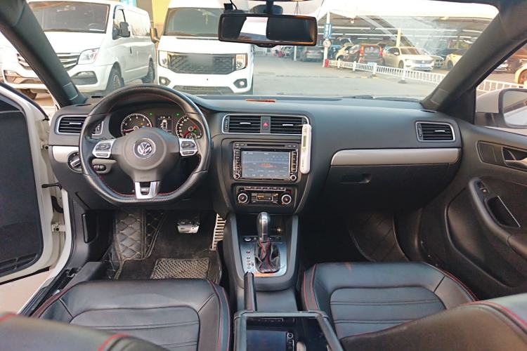 Used Volkswagen Sagitar 2013 2.0 TSI GLI
