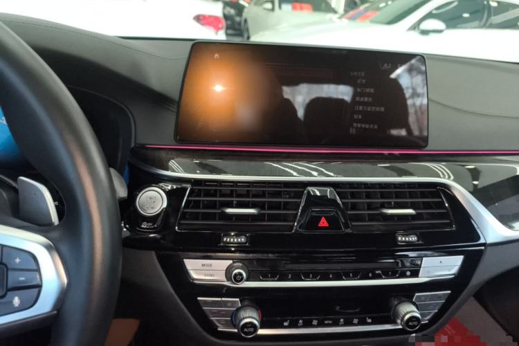 Used BMW 5 Series 2019 Facelifted 530Li Leading Edition M Sport Package
