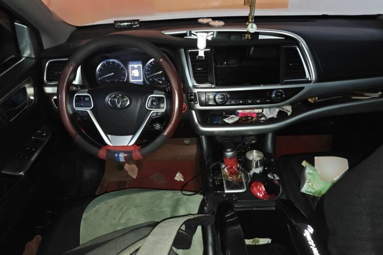 Used Toyota Highlander 2018 2.0T Four-Wheel Drive Prestige Version 7 Seats China V Emission Standard
