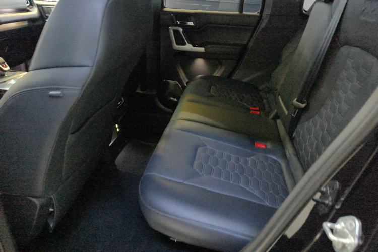 Used 212 T01 2024 2.0T Explorer