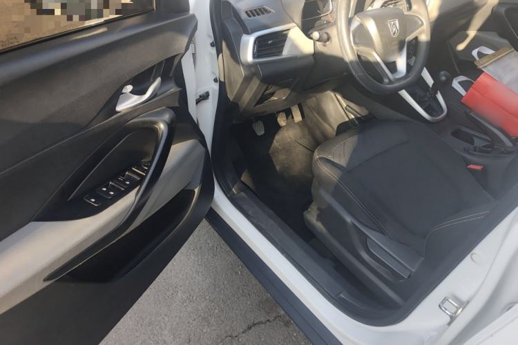 Used Baojun 510 2017 1.5L manual Comfort trim
