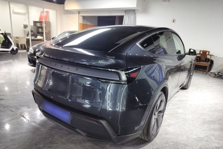 Used Tesla Model Y 2025 Rear-Wheel-Drive Version
