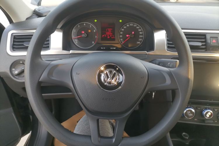 Used Volkswagen Santana 2016 1.4L Manual Fashion Edition
