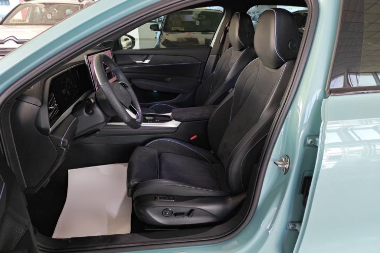 Used Volkswagen Passat 2025 Pro 380TSI Starry Dragon Luxury Edition
