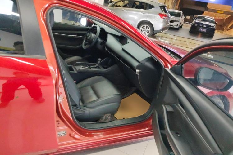 Used Mazda Mazda 3 Axela 2020 1.5L Automatic Luxury Version