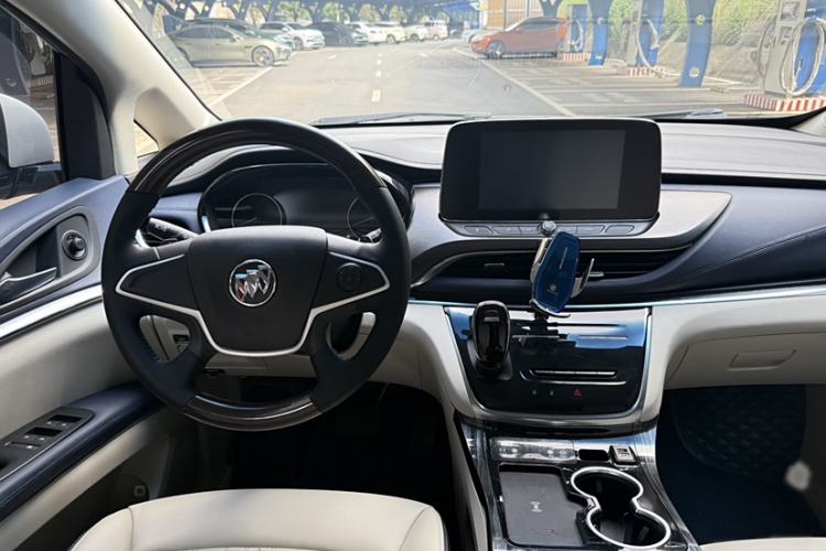 Used Buick GL8 2022 Land Cruiser Executive Class 652T Comfort Model
