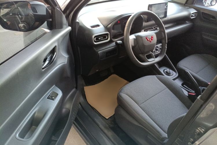 Used Wuling Hongguang New Energy 2024 All-Electric Model 300KM Standard Version
