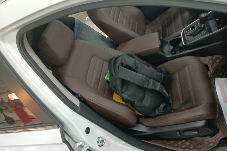 Used Honda CR-V 2023 240TURBO Two-Wheel Drive Deluxe Edition 7 Seats