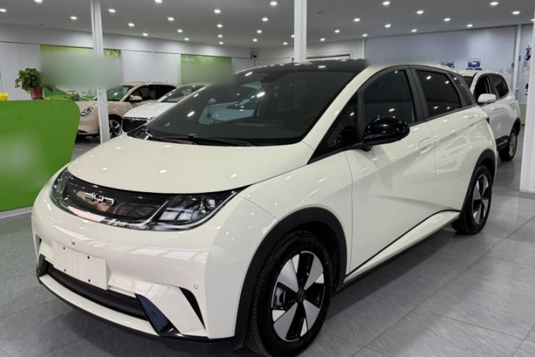 Used BYD Dolphin 2023 420 km Fashion Edition
