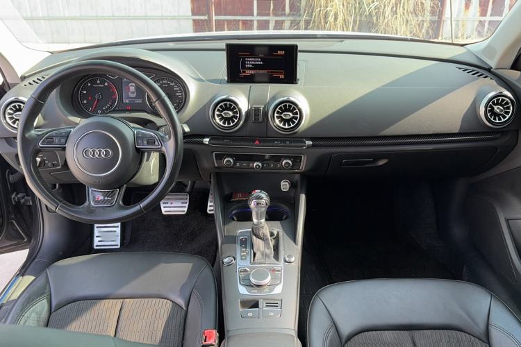 Used Audi A3 2014 Limousine 40 TFSI S line Comfort Model
