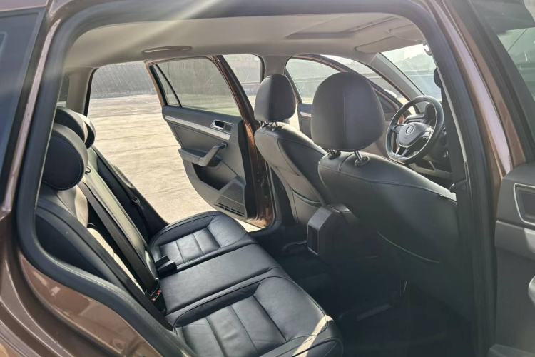 Used Volkswagen Gran Lavida 2015 1.6L Automatic Comfort Edition
