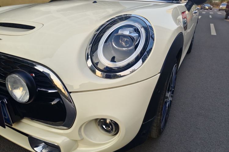Used  MINI 2019 2.0T COOPER S Artist Five-Door Edition
