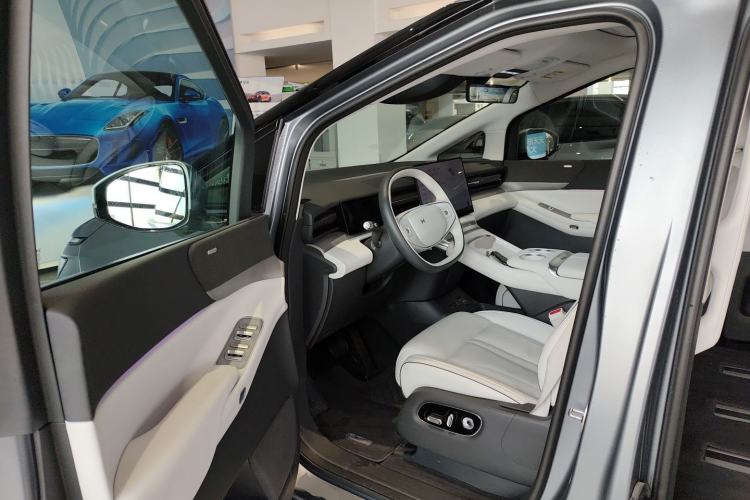 Used XPeng X9 2025 650 Long-Range Max
